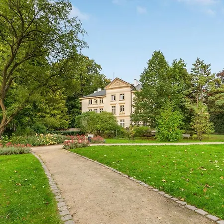 Grand - Herbsta Apartment *